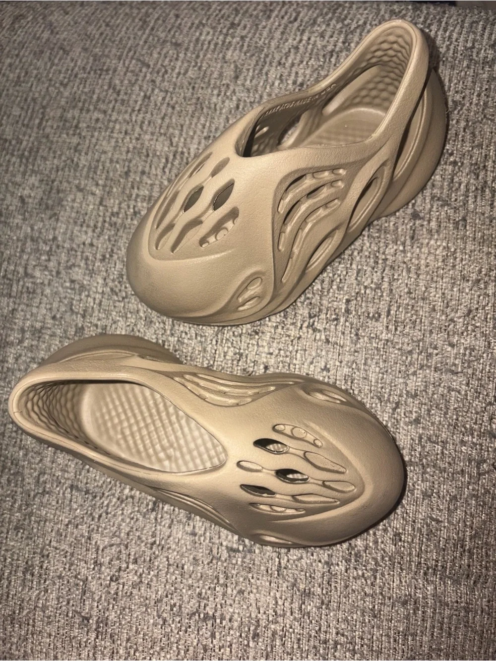 Yeezy Kids Foam Runner in Tan